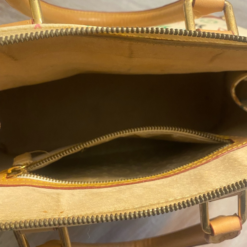 Fun Handbag - Picture 7 of 8